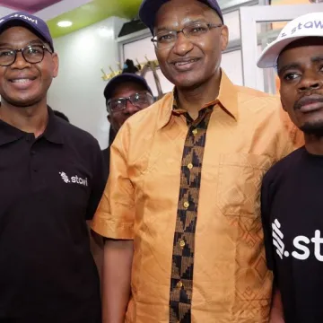 KCB-Group-CEO-Joshua-Oigara-and-CBK-Governor-Patrick-Njoroge-and-during-the-Launch-of-Stawi-Mobile-Loan