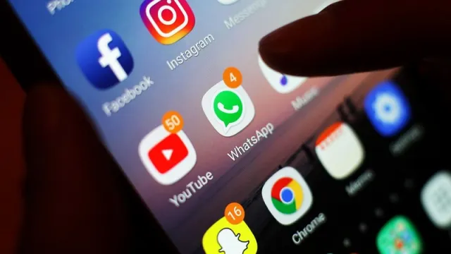 whatsapp down