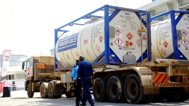 Crude-Oil-Trucks