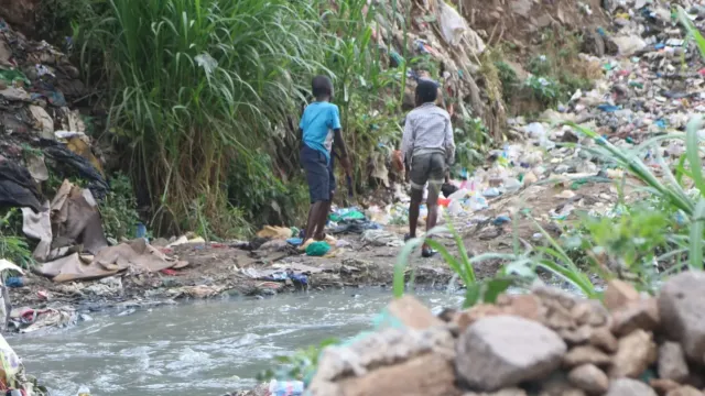 Trashy-innoscence.-Chldren-play-along-Mathare-River-oblivious-of-the-health-risks-posed.-PHOTO-BY-OTIATO-OPALI-scaled-1