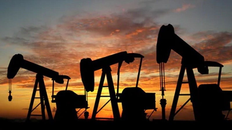  Global oil prices up on output cuts